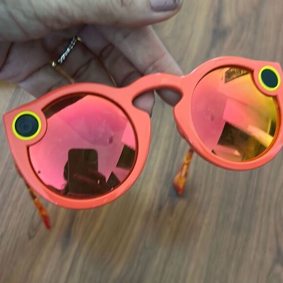 Snapchat spectacles peach with yellow case